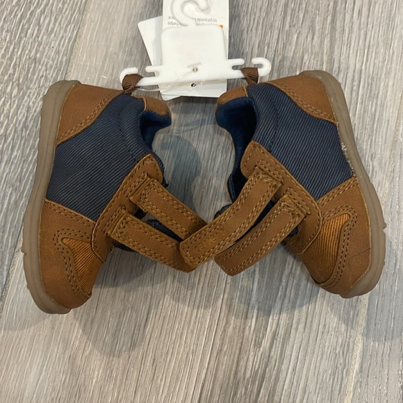 NWT Carter’s Walking Brown “Every Step” Sneakers Size 2 - Picture 8 of 13